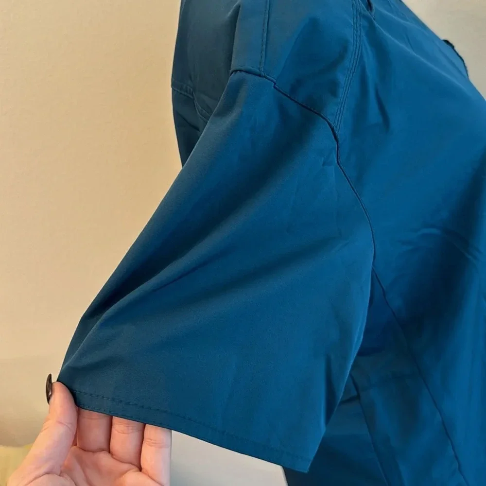 Carhartt FORCE ESSENTIALS V-NECK SHIRTTAIL SCRUB TOP - Picture 7 of 9